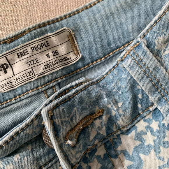 FREE PEOPLE, Float on Flares, Boho Light Blue Denim w Stars & Flowers, Size 26 - Picture 3 of 10